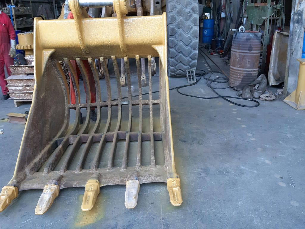 EXCAVATOR - ATTACHMENT - SKELETON BUCKET